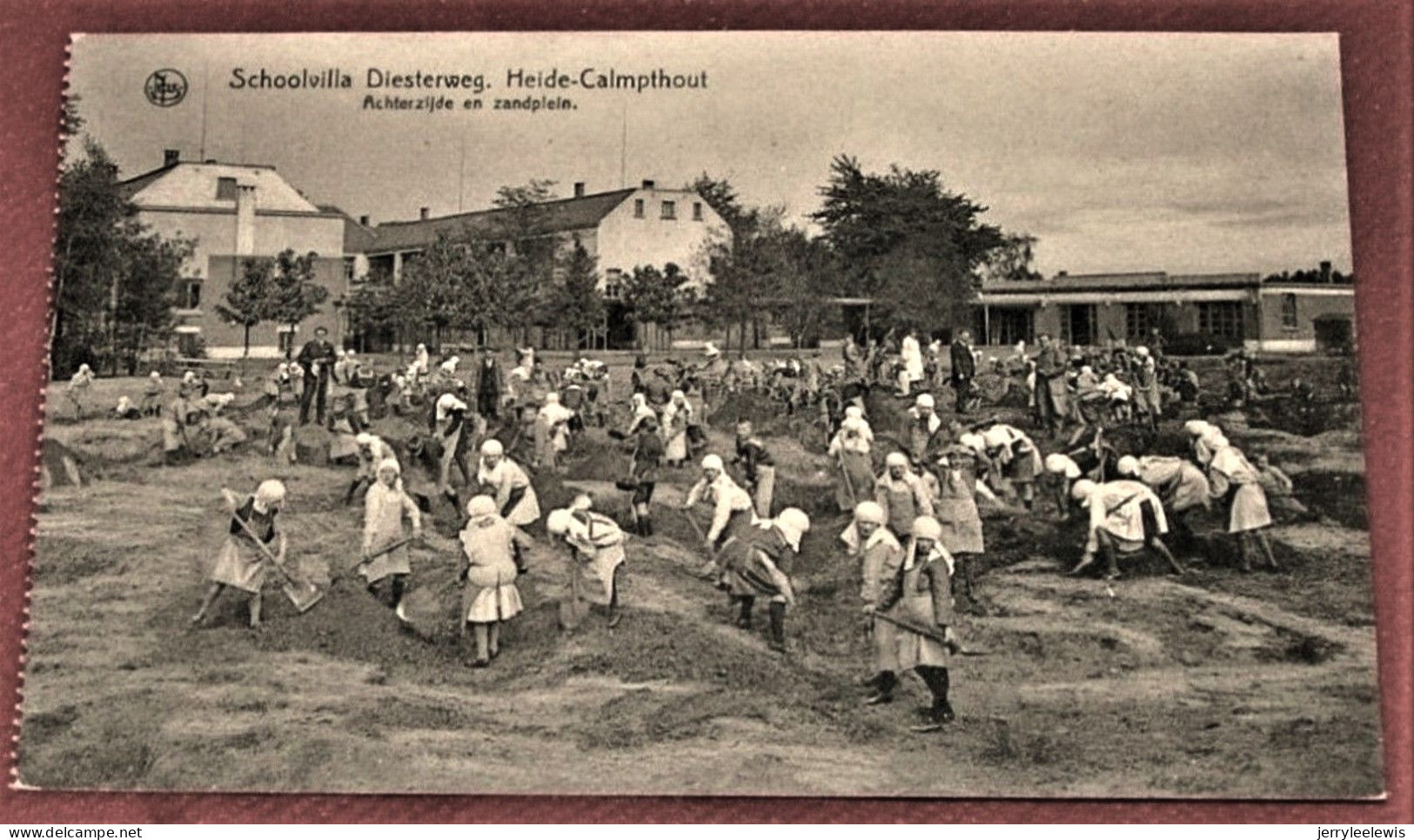 KALMTHOUT - CALMPTHOUT - Schoolvilla  Diesterweg - Achterzijde En Zandplein  - - Kalmthout