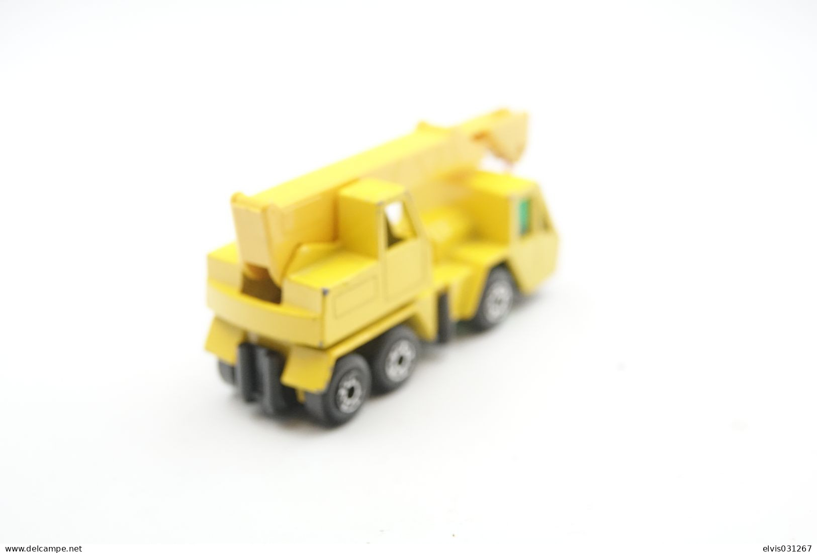 Matchbox Lesney MB49-C3 CRANE TRUCK, Issued 1976, Scale : 1/64 - Matchbox (Mattel)