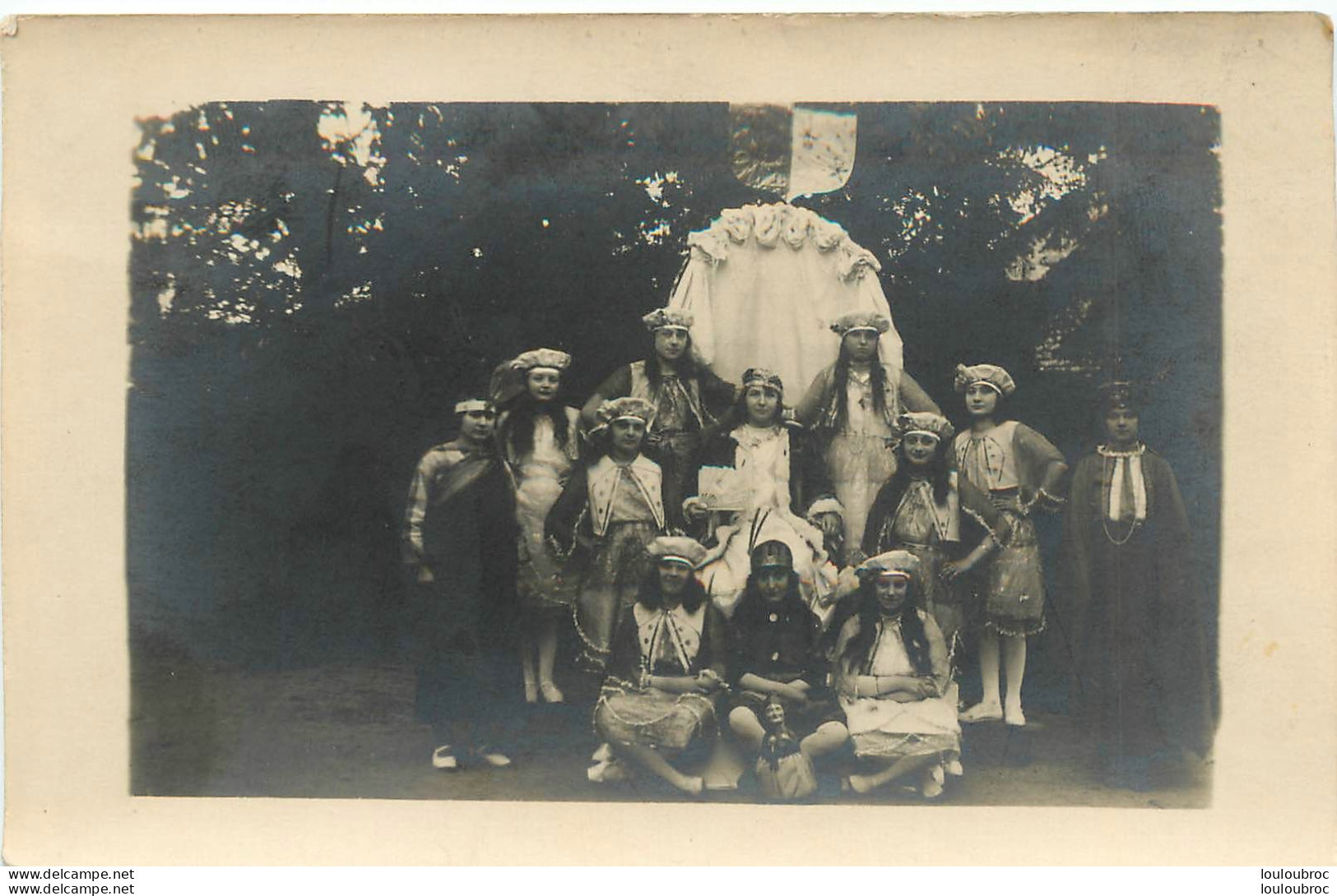 CARTE PHOTO REPRESENTATION D'UNE TROUPE NON IDENTIFIEE R1 - To Identify