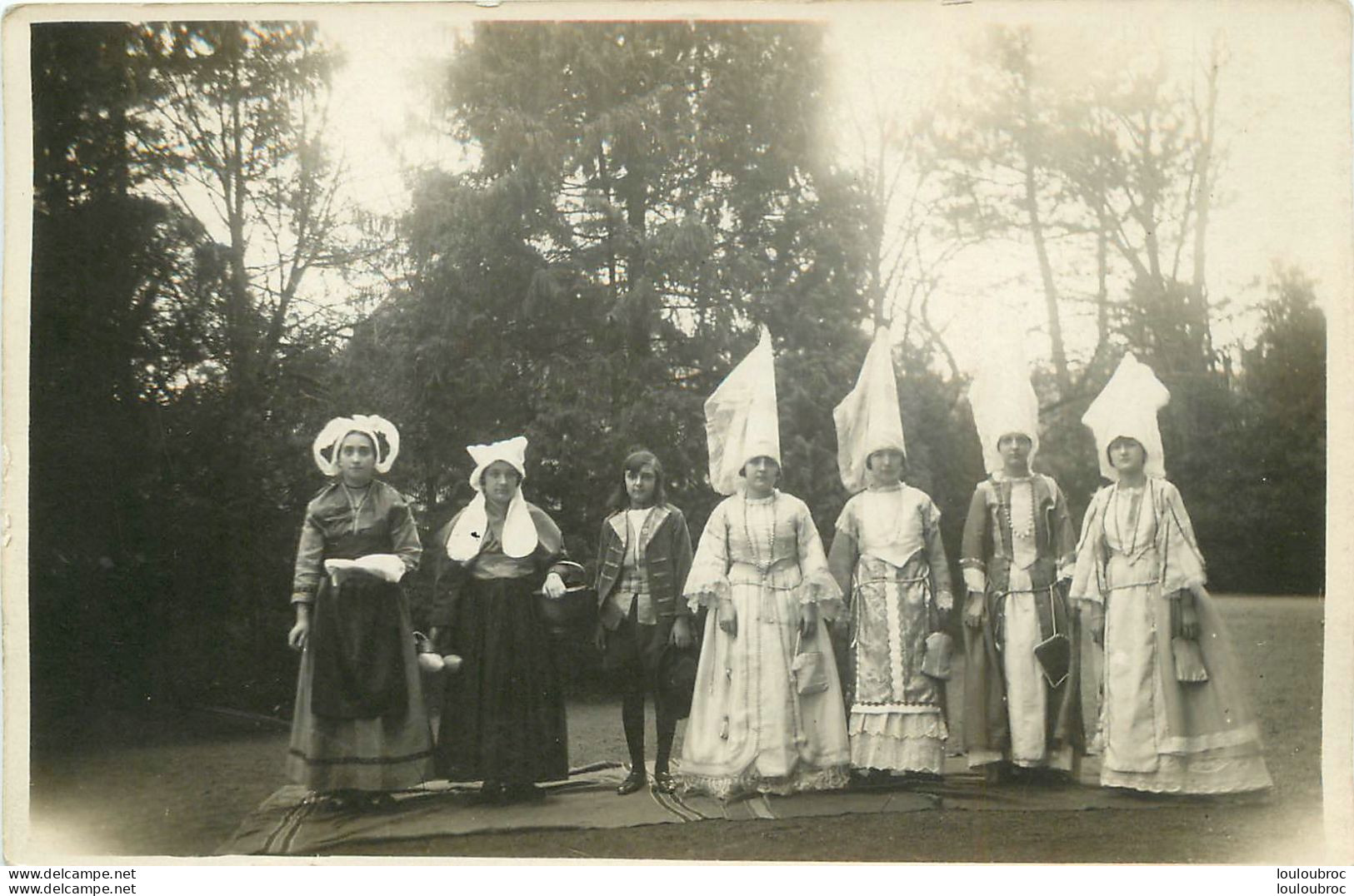 CARTE PHOTO REPRESENTATION D'UNE TROUPE NON IDENTIFIEE R10 - Te Identificeren