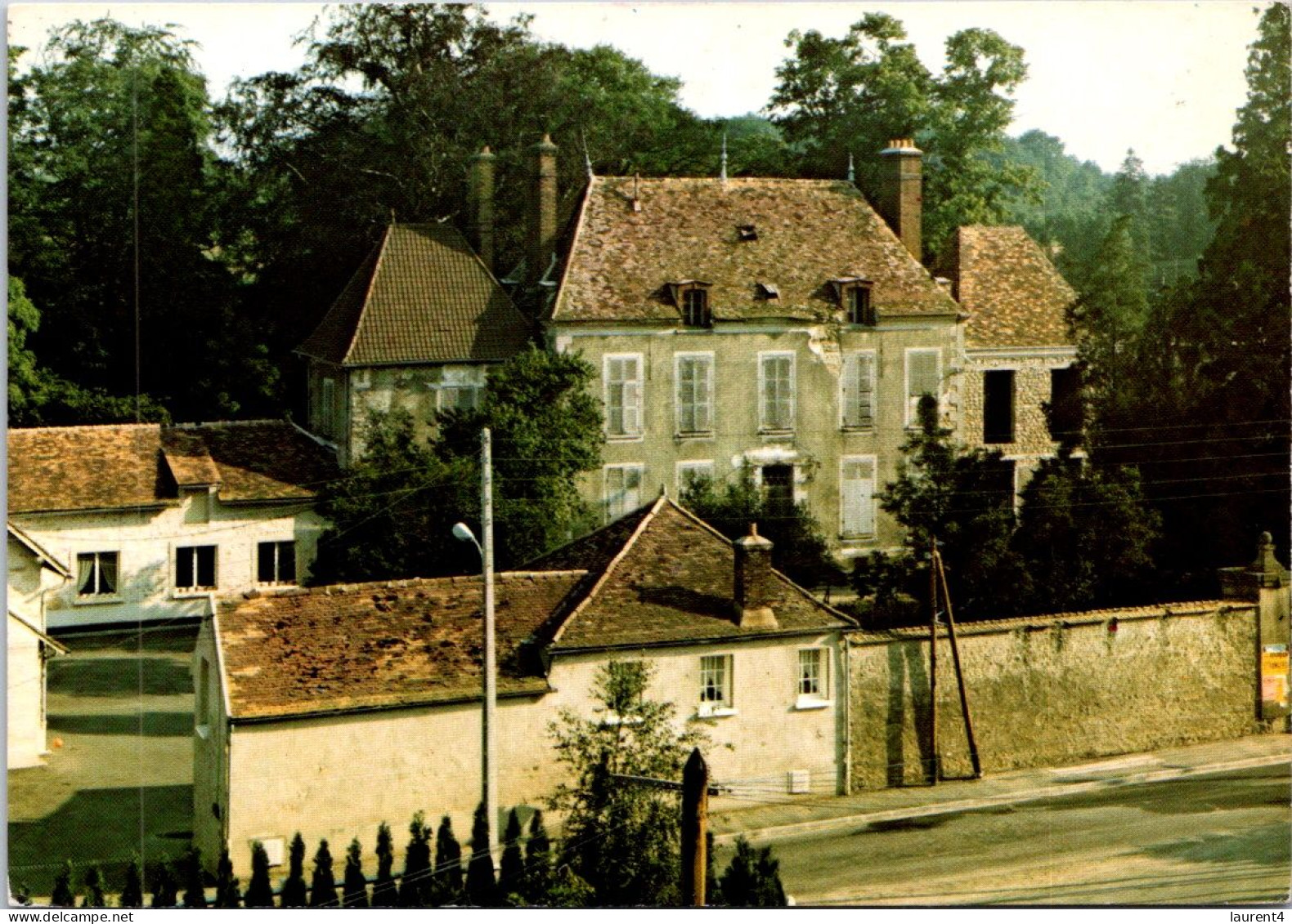 27-12-2023 (3 W 1) France - Château De Breuillet-Village - Libraries