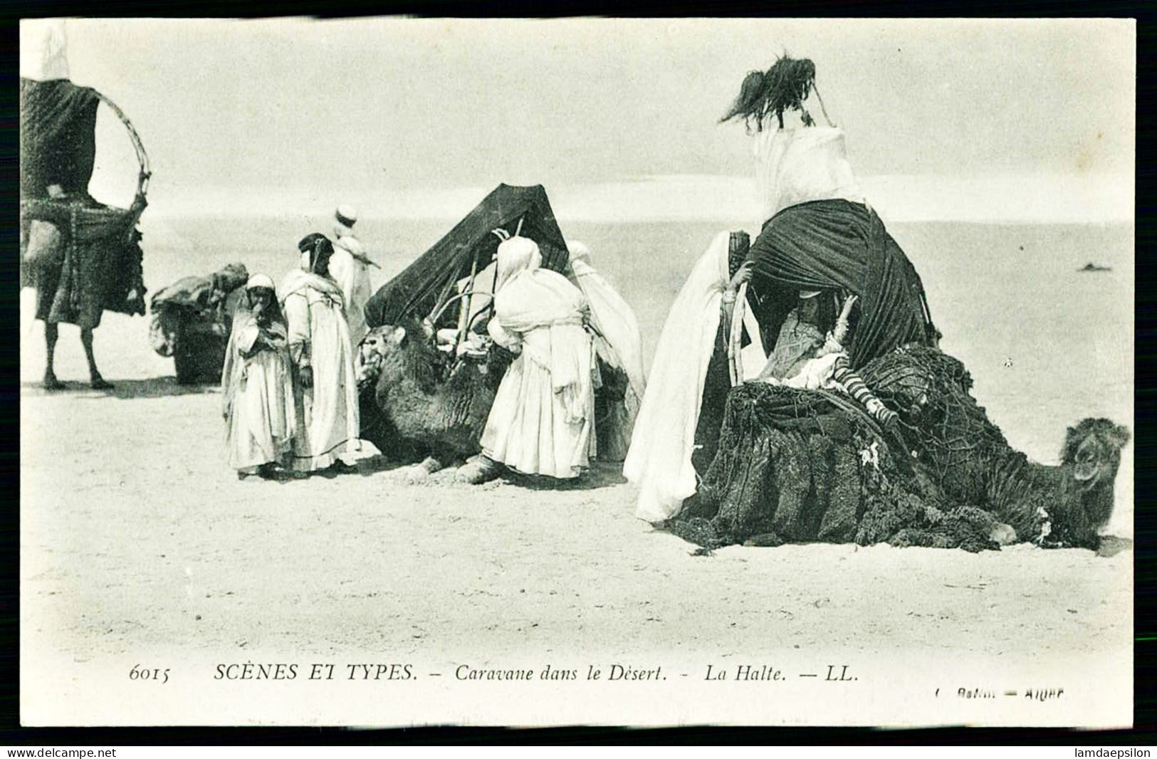 A65  ALGERIE CPA  SCENES ET TYPES - CARAVANE DANS LE DESERT - Collections & Lots