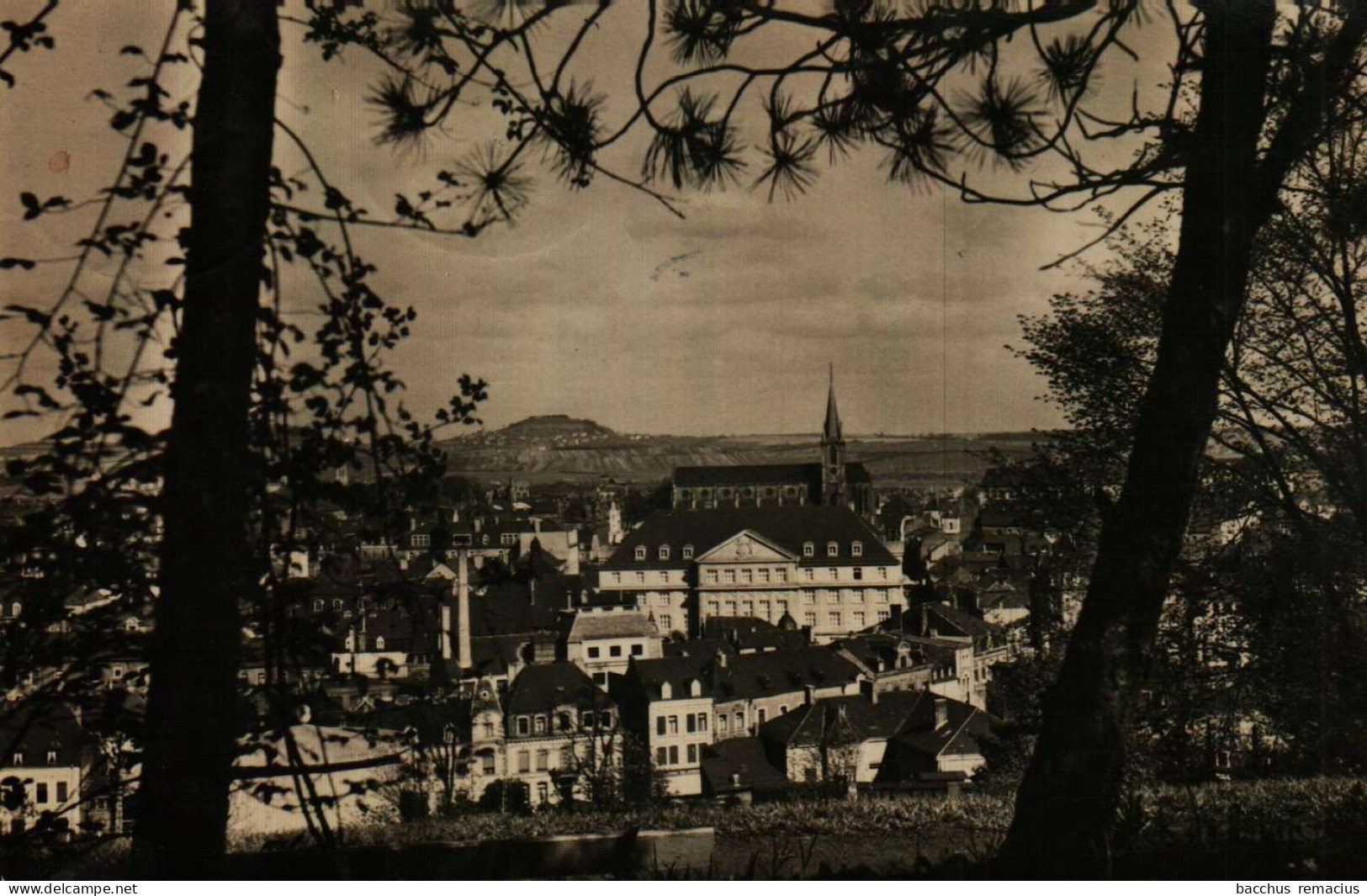 ESCH-SUR-ALZETTE - Hotel De Ville Et Église St.Joseph - Esch-sur-Alzette