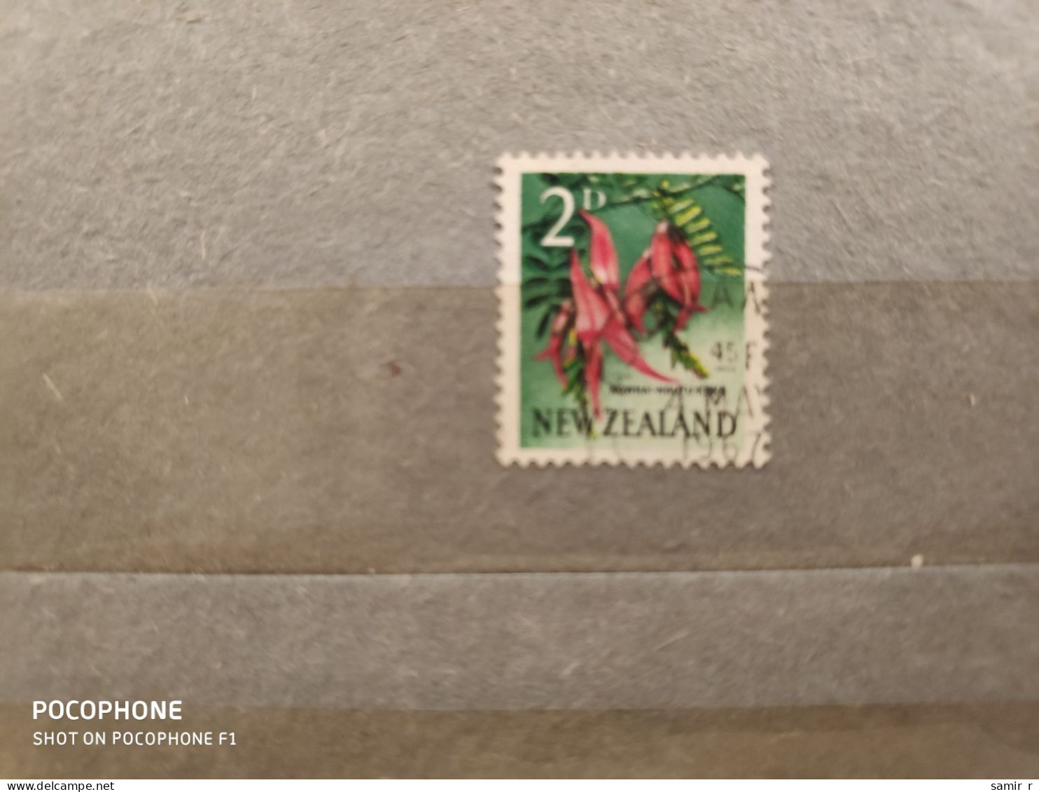 New Zealand	Flowers (F75) - Used Stamps