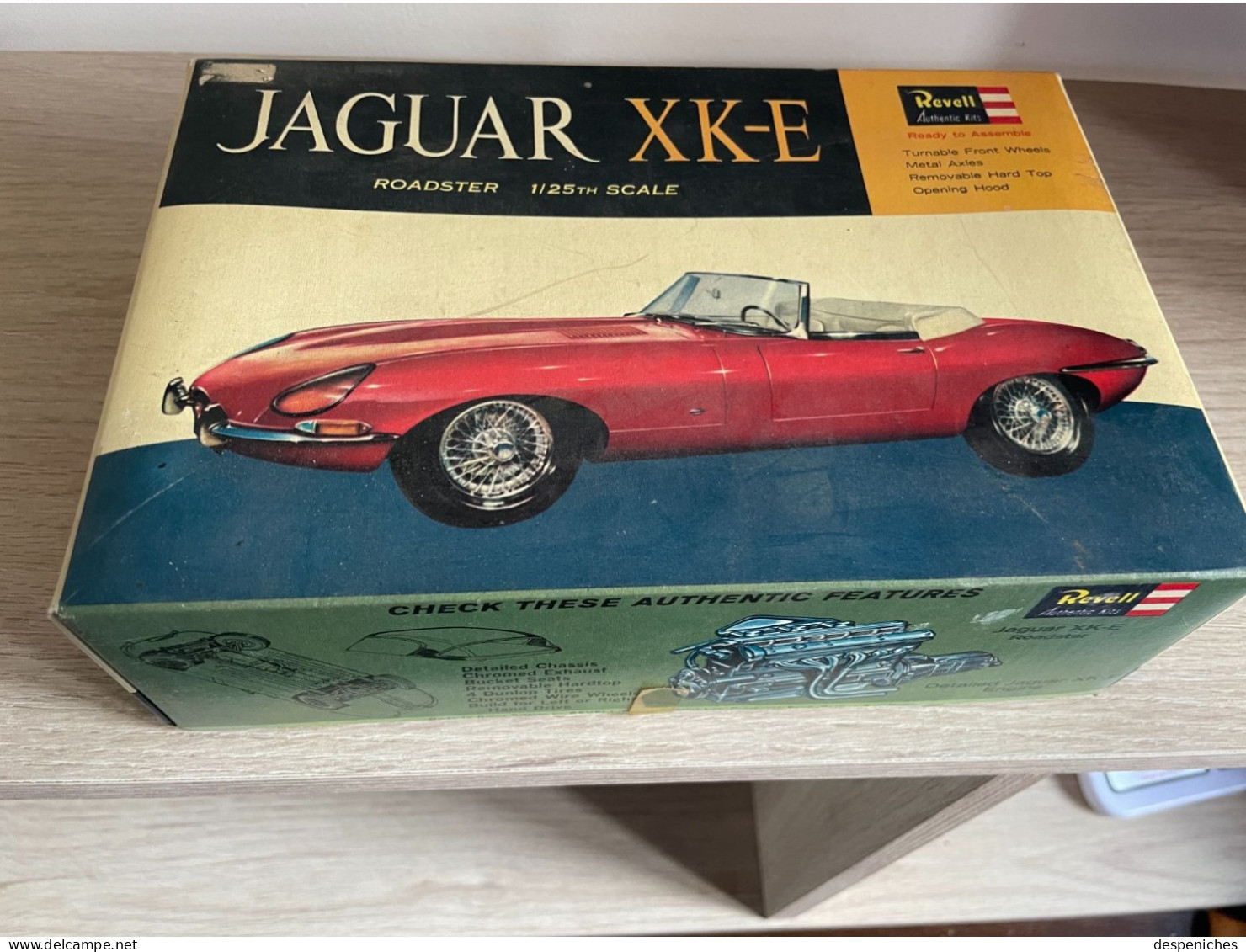 Maquette NEUVE Jaguar Type E XK-E Coupé Revell 1/25e, Intérieur Sous Blister - Auto's