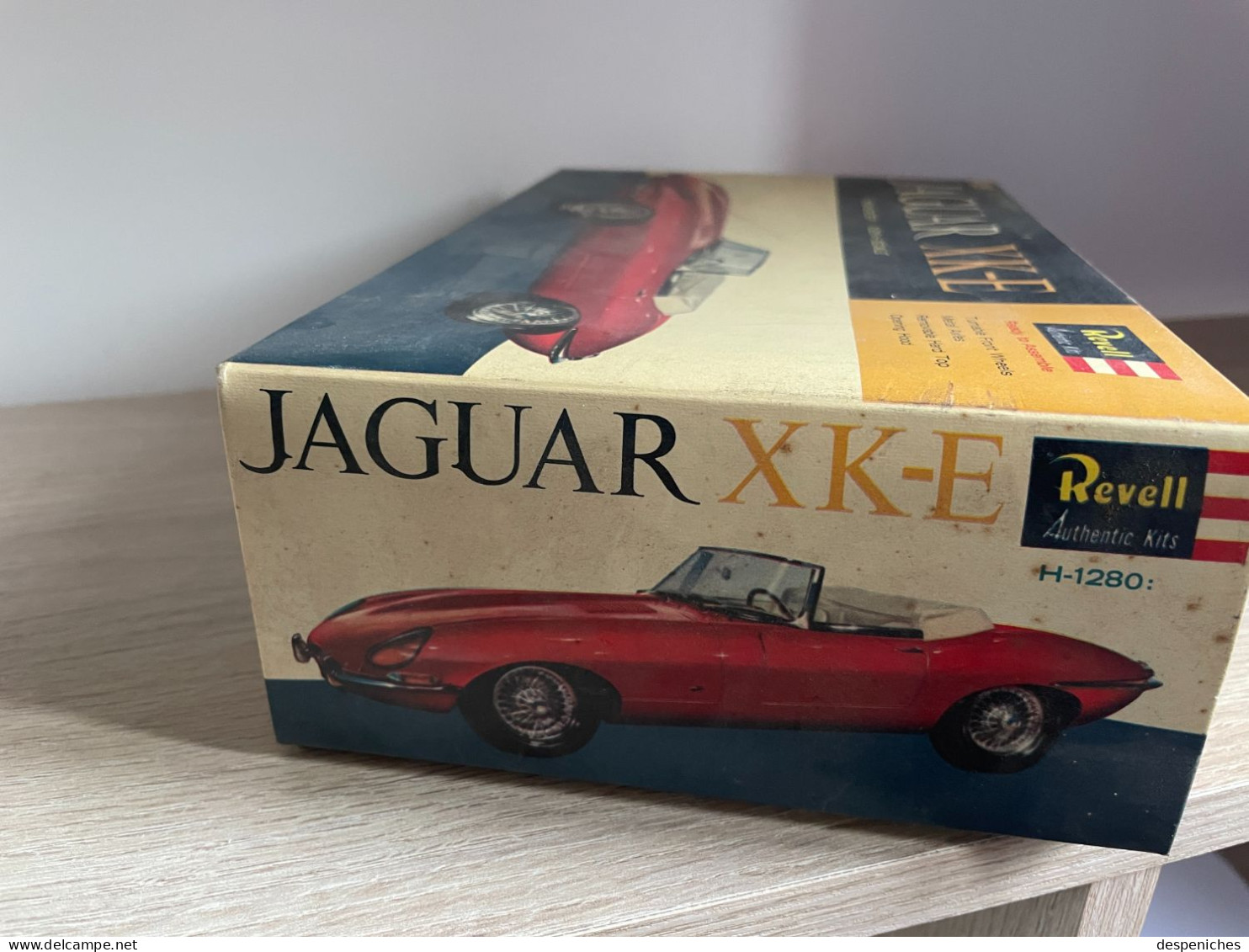 Maquette NEUVE Jaguar Type E XK-E coupé Revell 1/25e, intérieur sous blister