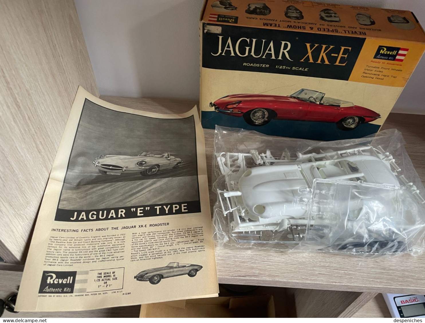 Maquette NEUVE Jaguar Type E XK-E coupé Revell 1/25e, intérieur sous blister