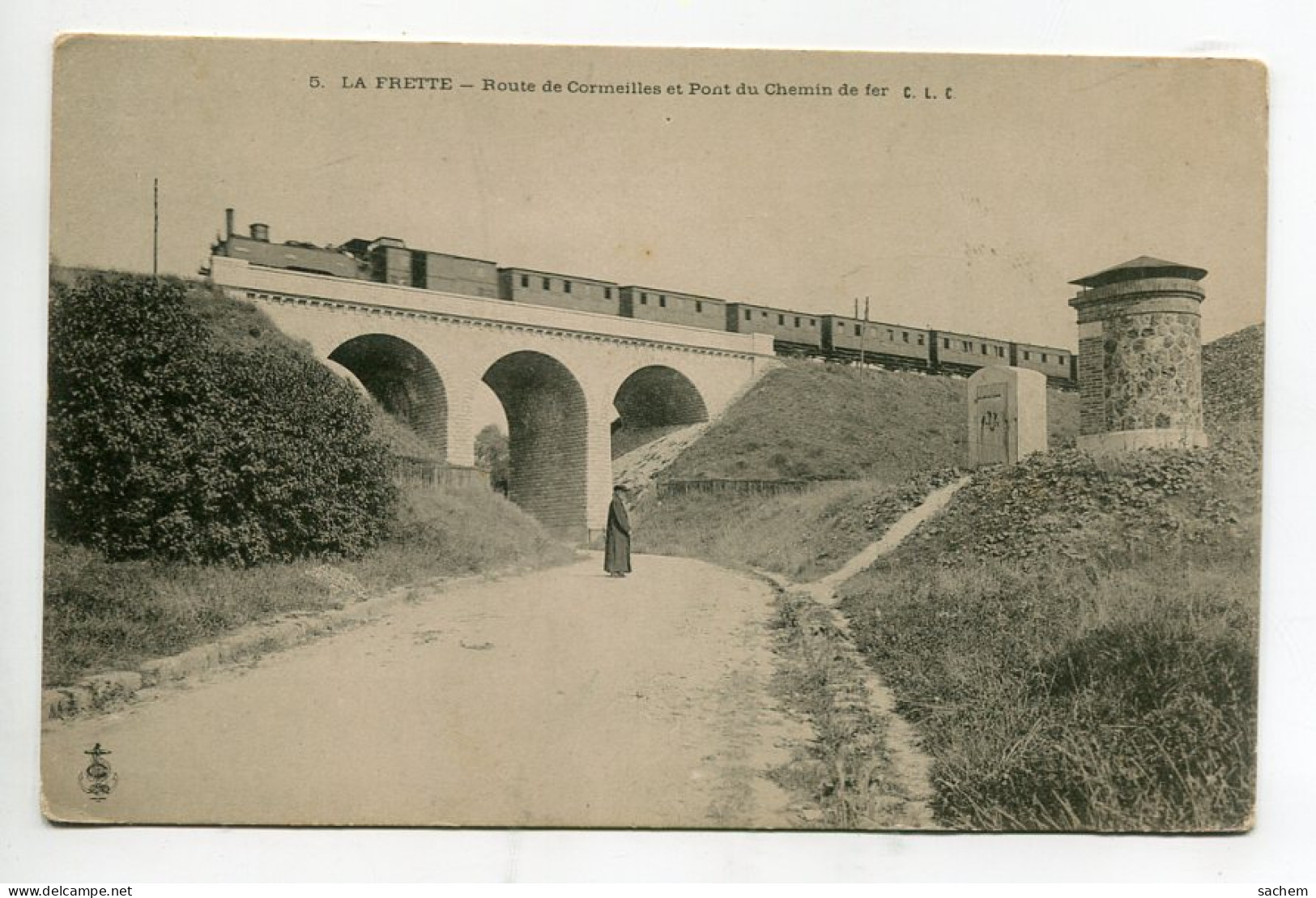 95 LA FRETTE Sur SEINE Le TRain Passe Sur Pont De Chemin De Fer  Curé ? Sur Route De Cormeilles 1900  Edit CLC  D15 2022 - La Frette-sur-Seine