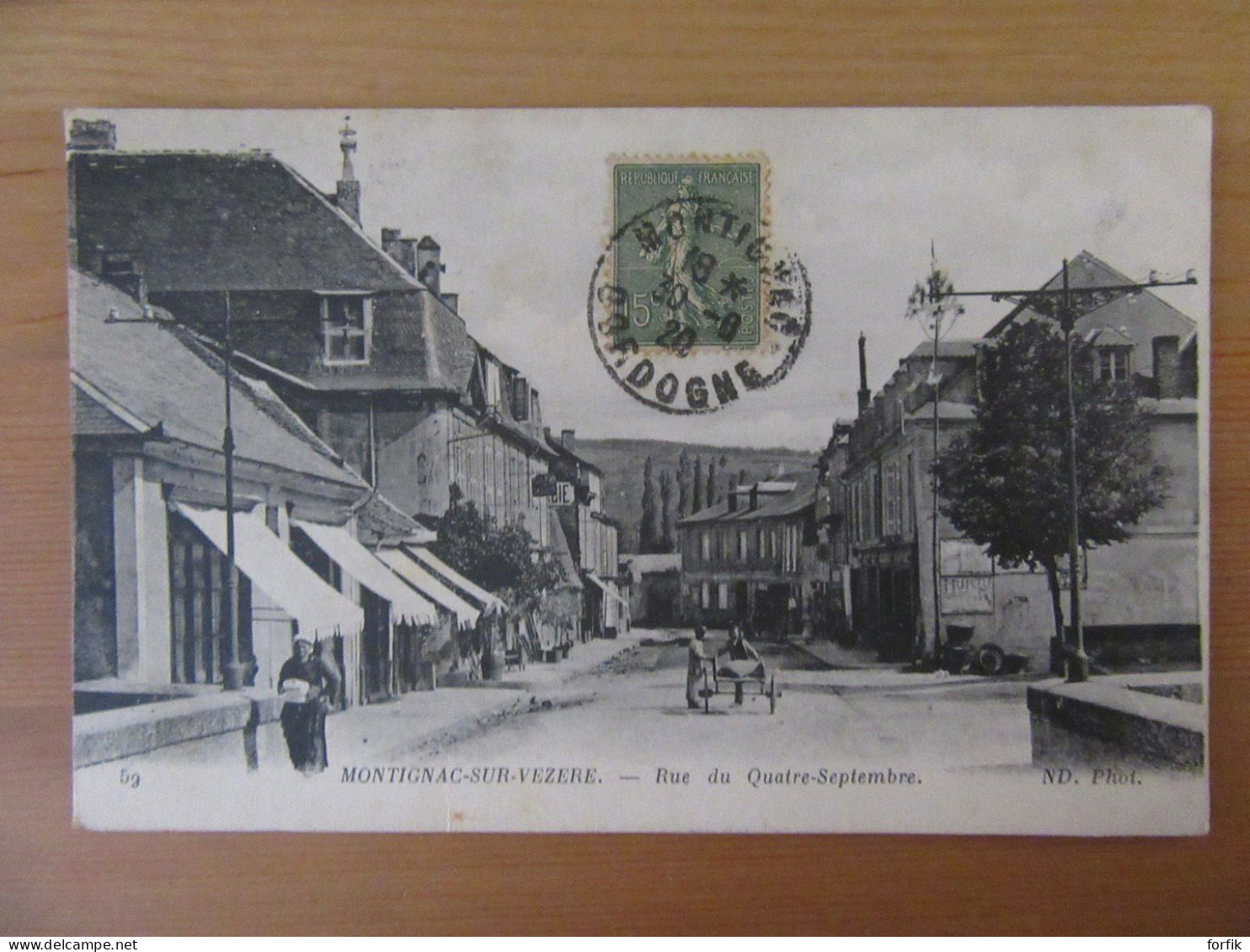 Montignac-Sur-Vézère N°59 - Rue Du Quatre-Septembre - Carte Animée, Circulée En 1920 - Montignac-sur-Vézère