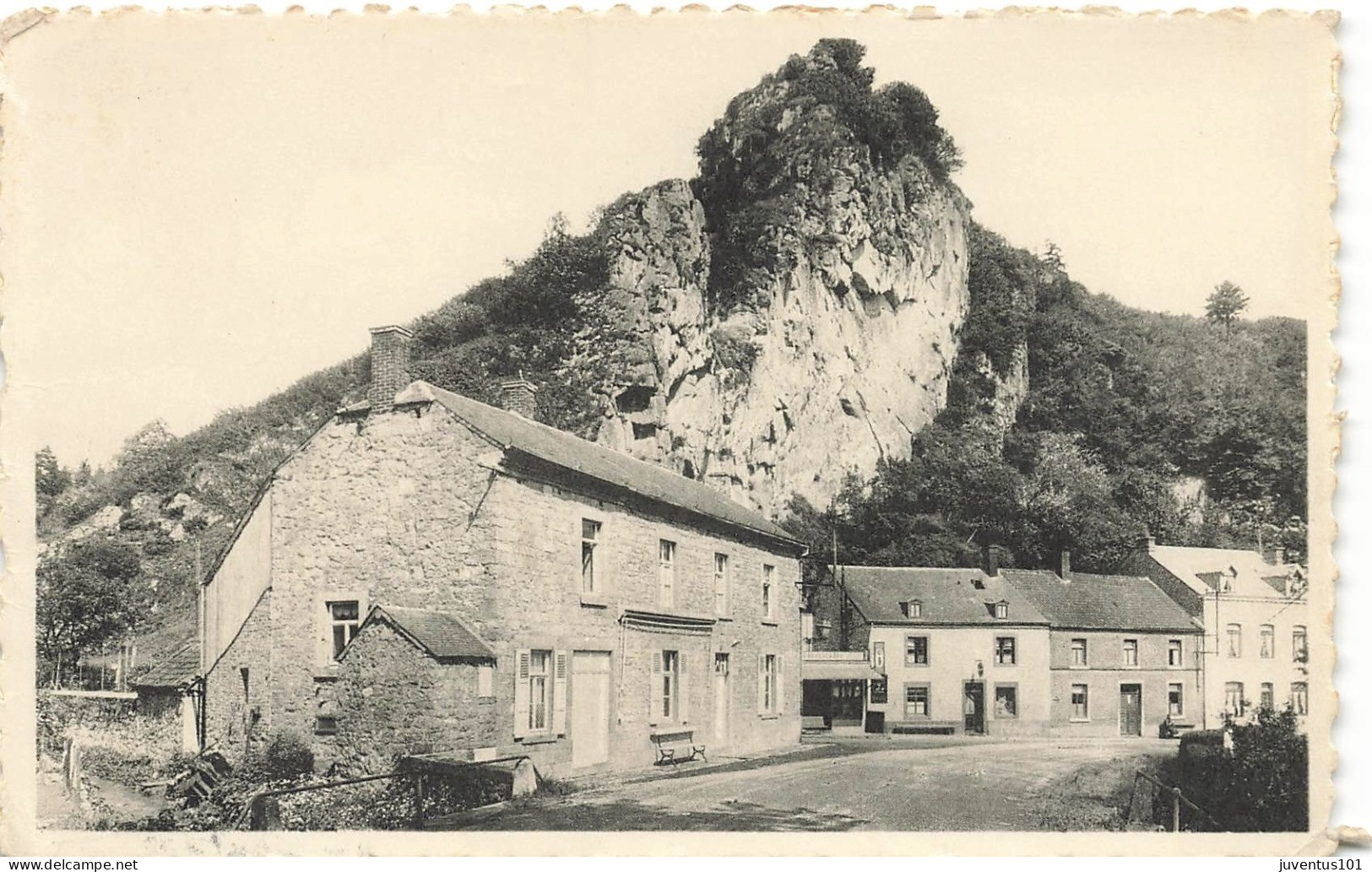 CPA Hastière Lavaux-Rochers De Tahaut-Timbre-RARE      L2474 - Hastière