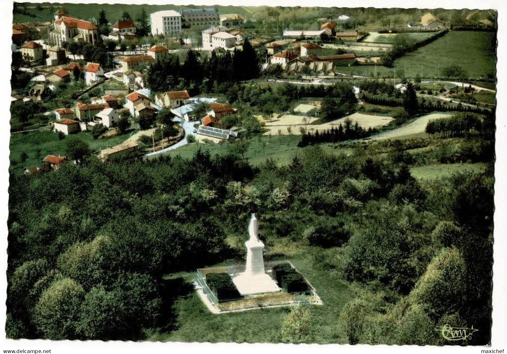 Belmont - Vue Générale Aérienne - Au 1er Plan, Notre-Dame De Montaigut - Circulé 1971, Sous Enveloppe - Belmont De La Loire