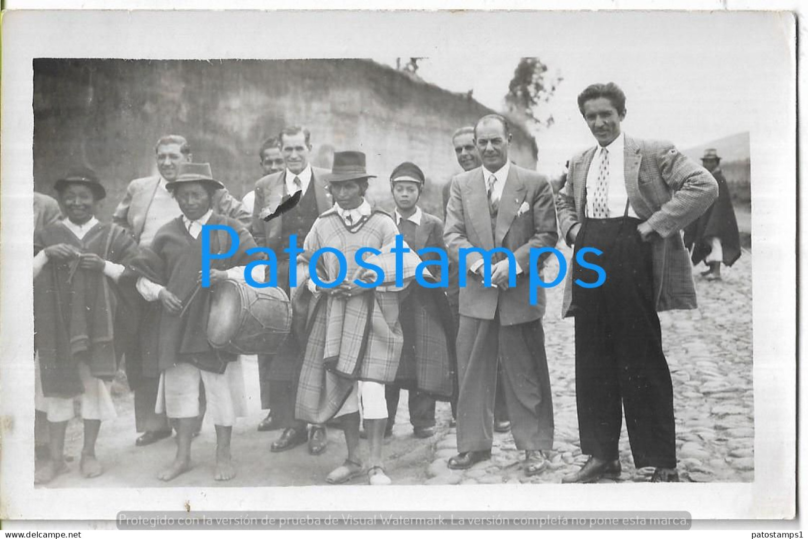 220940 EQUATOR COSTUMES MANIFESTACION DE INDIOS NATIVE OTOVALEÑOS YEAR 1950 POSTAL POSTCARD - Equateur