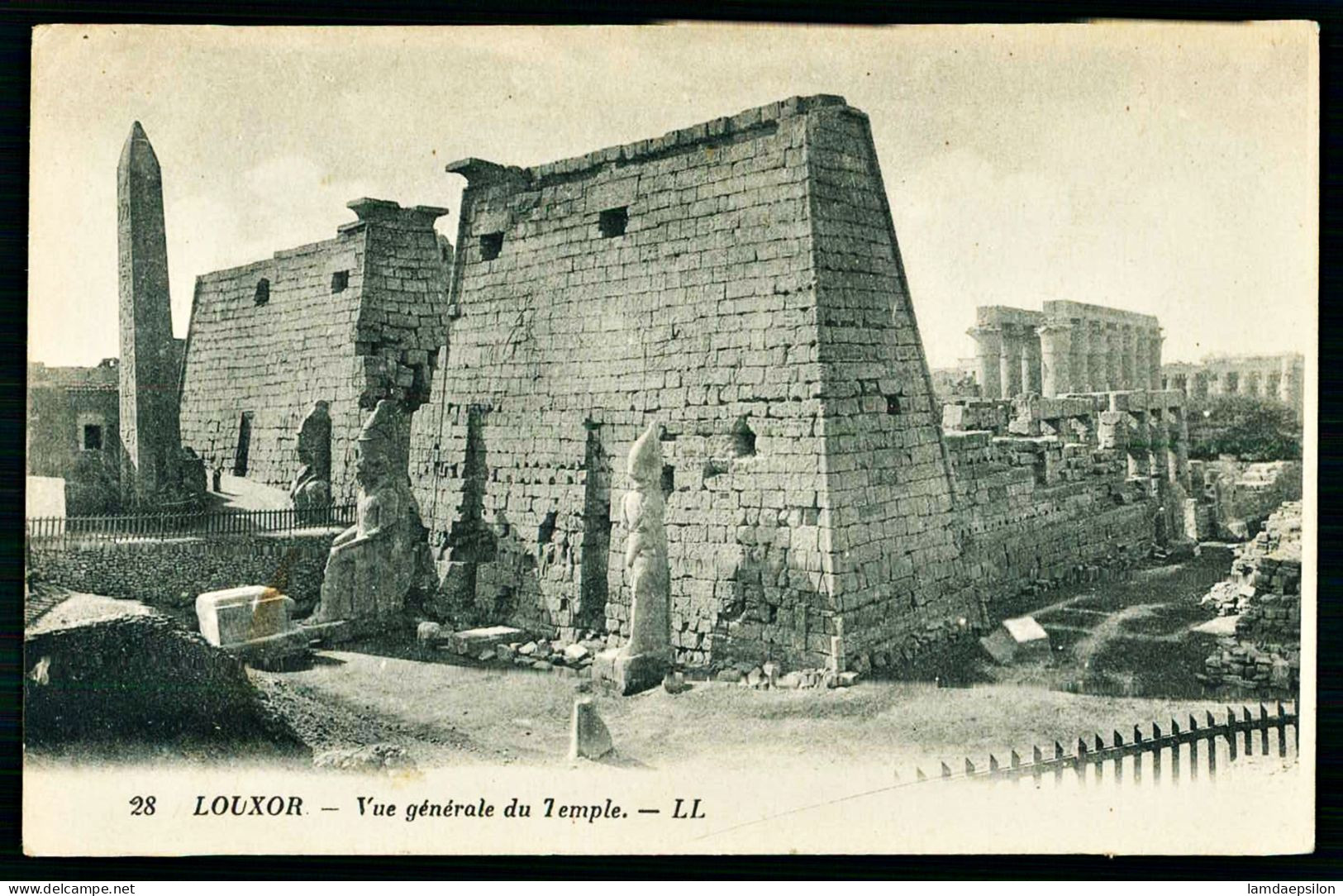 A65  EGYPTE CPA  LOUXOR - VUE GENERALE DU TEMPLE - Collections & Lots