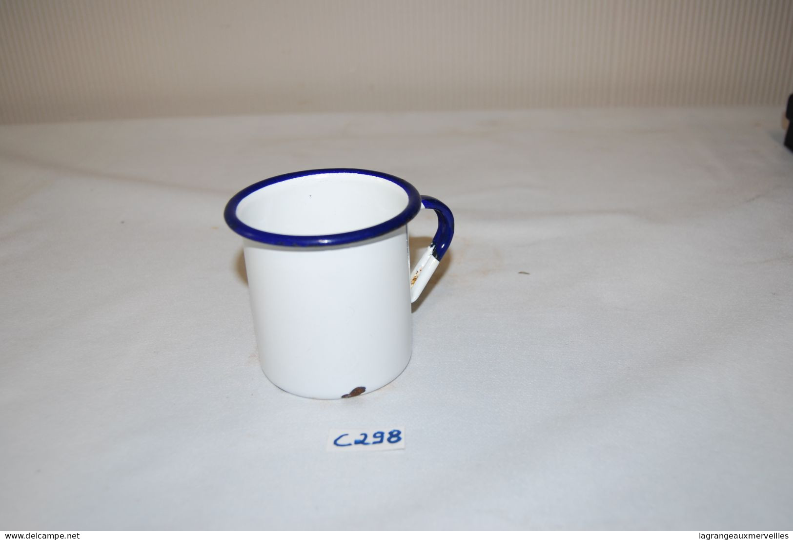 C298 Ancienne Cruche En émaillé - Blanc - Auberge - Tasse - Cups