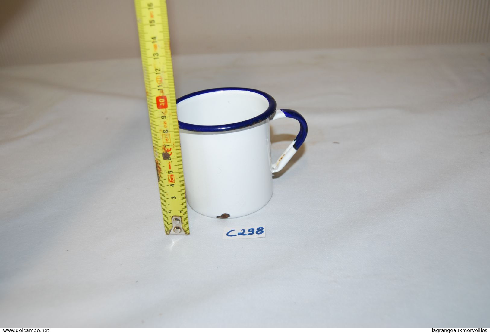 C298 Ancienne Cruche En émaillé - Blanc - Auberge - Tasse - Tasas