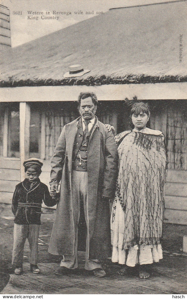 4888110King Country, Wetere Te Rerenga Wife And Son. 1910.  - Nouvelle-Zélande