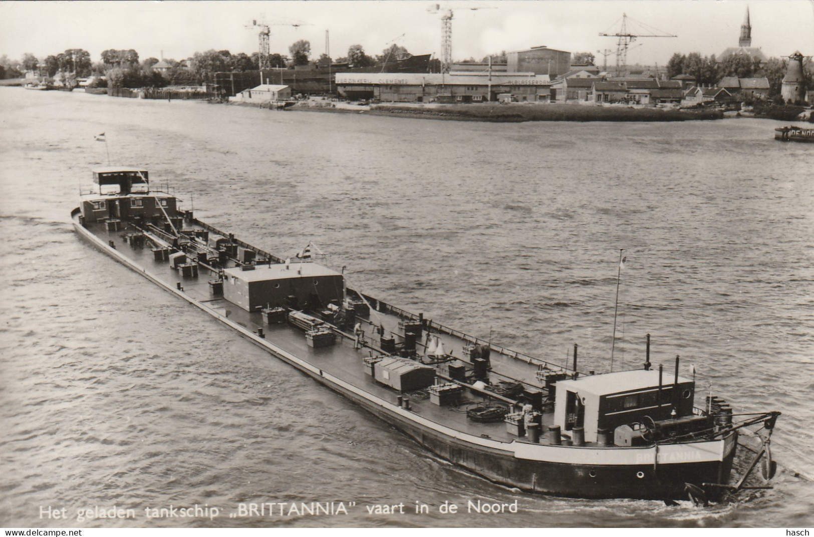 4888144Het Geladen Tankschip ,,Brittannia'' Vaart In De Noord.  - Pétroliers