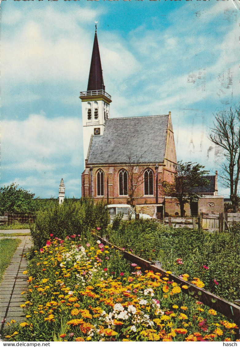 4905 74 Texel, Den Hoorn Ned. Herv. Kerk. (Kleine Vouwen In De Hoeken)  - Texel