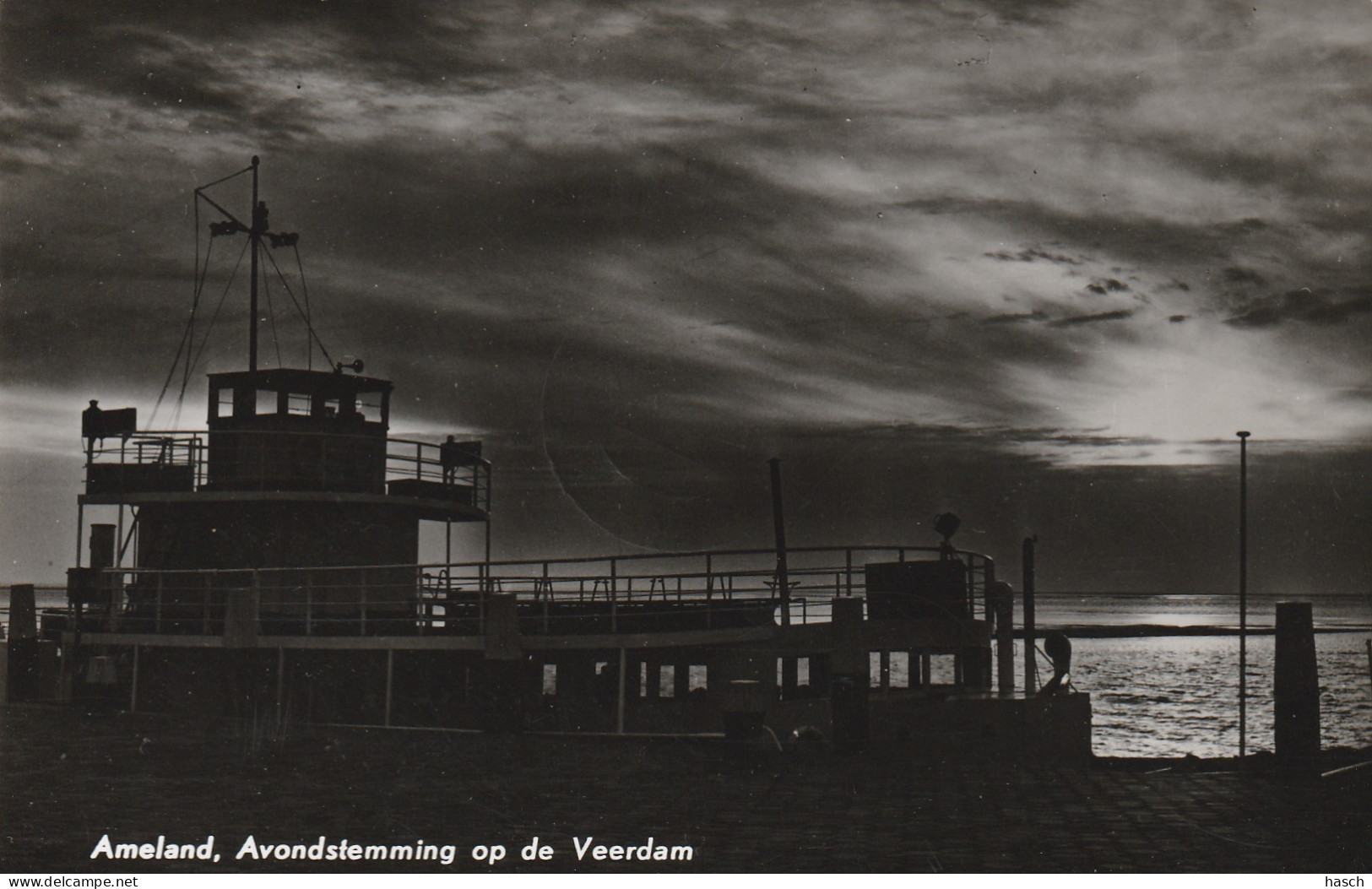 4905 147 Ameland, Avondstemming Op De Veerdam.  (Fotokaart.) (Zie Randen)1,75  - Ameland