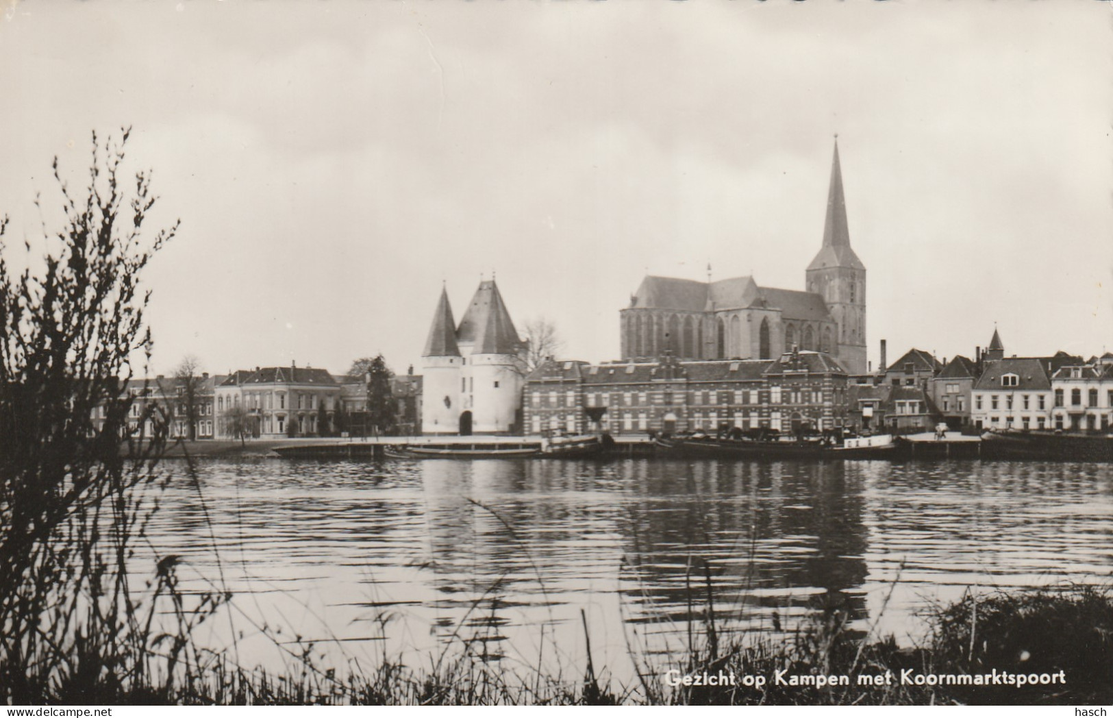 4905 258 Kampen, Gezicht Op Kampen Met Koornmarktspoort. (Fotokaart.)  - Kampen