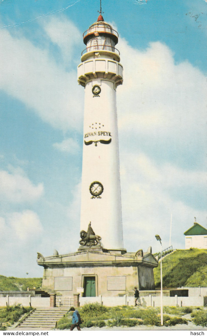 4905 260 Egmond Aan Zee, Vuurtoren. (Linksboven Een Vouw.)  - Egmond Aan Zee