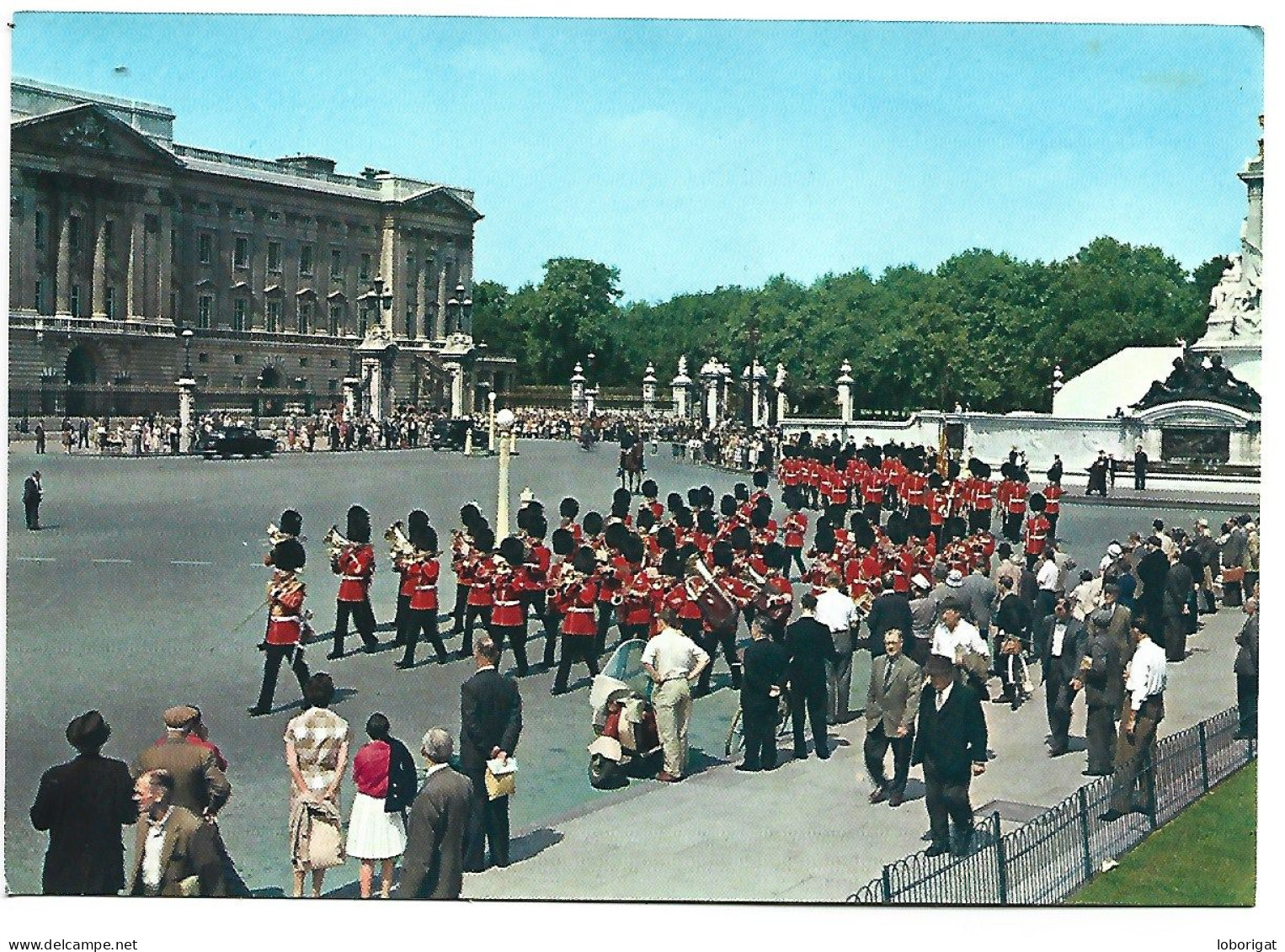 GUARD'S BAND LEAVING BUCKINGHAM PALACE.-  LONDRES.- ( REINO UNIDO ). - Buckingham Palace