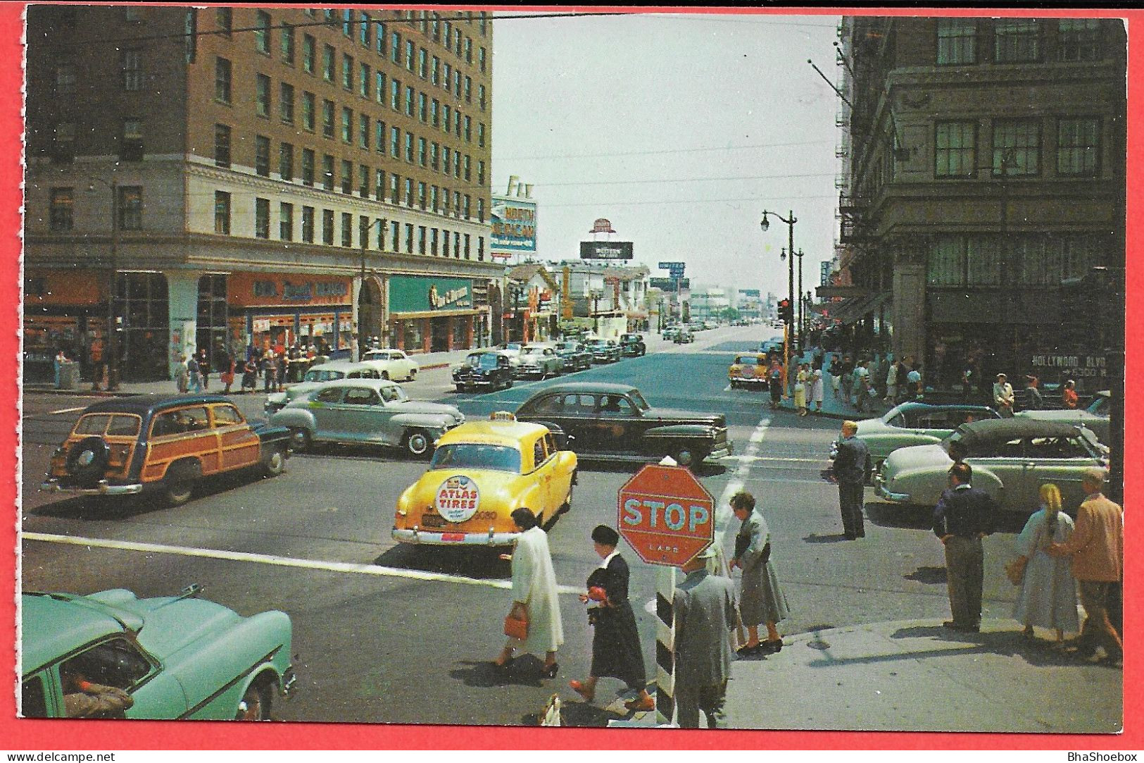 Carte Postale Couleur Hollywood, Voitures Américaines, Mercury Woody Wagon, Chevrolet Taxi Buick, Dodge, Kaiser, Ford,.. - Long Beach