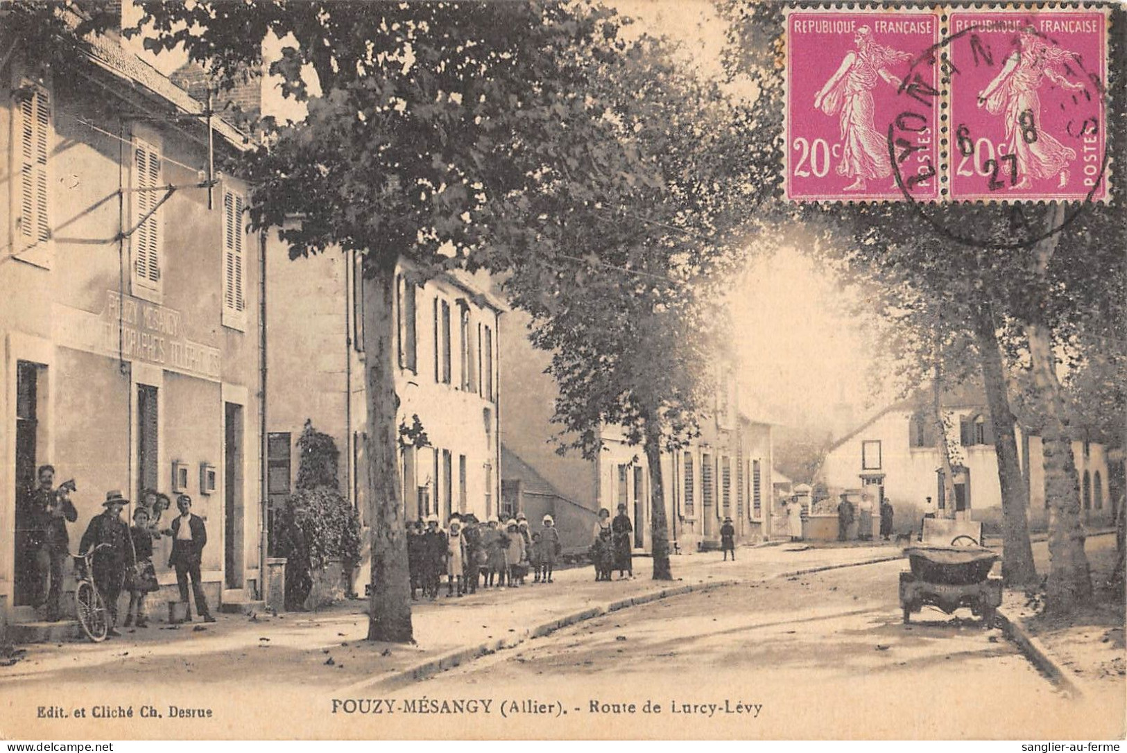 CPA 03 POUZY MESANGY / ROUTE DE LURCY LEVY - Autres & Non Classés