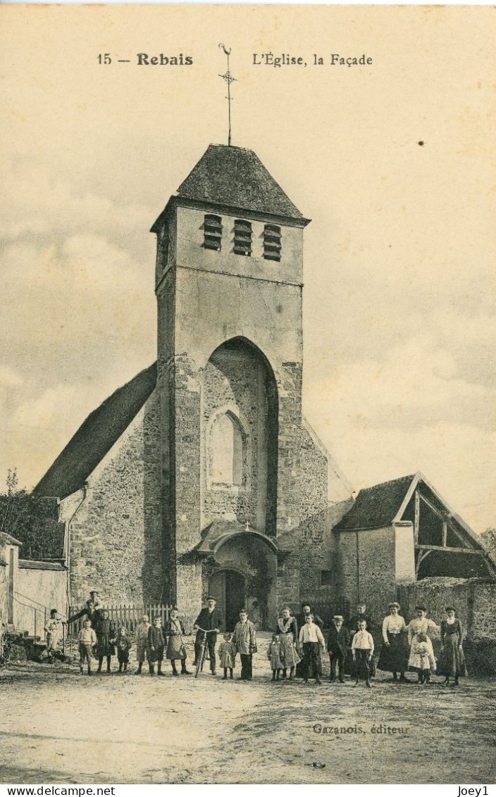 CPA Rebais L'église La Façade - Rebais