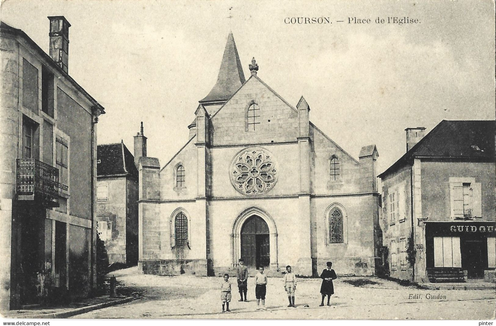 COURSON LES CARRIERES - Place De L'Eglise - Courson-les-Carrières