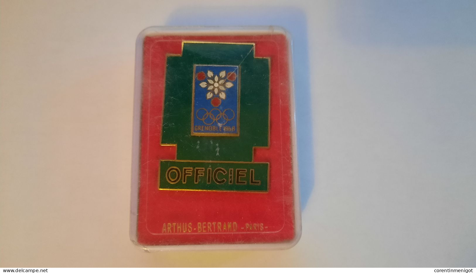 Badge "Officiel" Des Jeux Olympiques De Grenoble 1968 - Kleding, Souvenirs & Andere