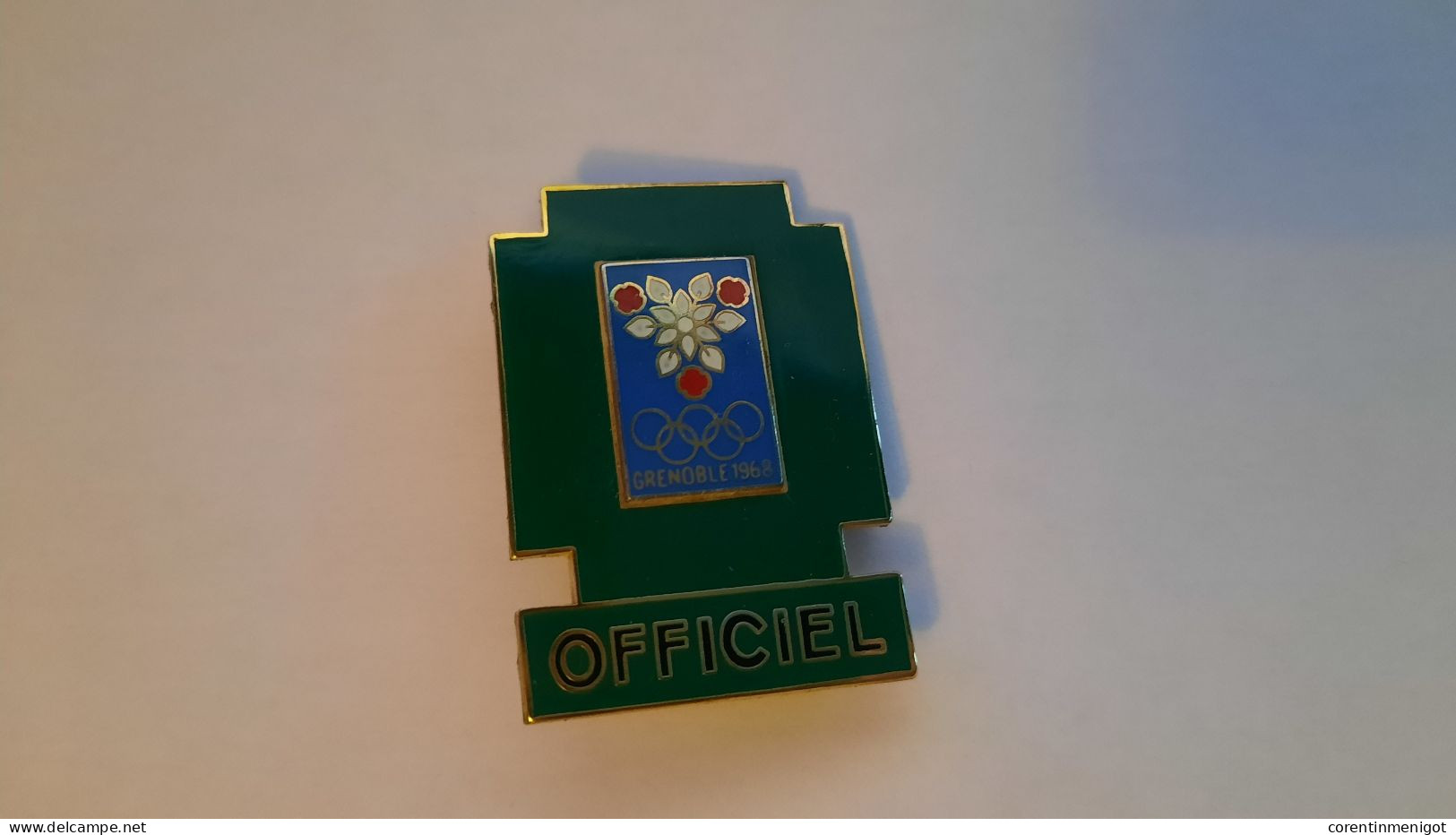 Badge "Officiel" Des Jeux Olympiques De Grenoble 1968 - Kleding, Souvenirs & Andere