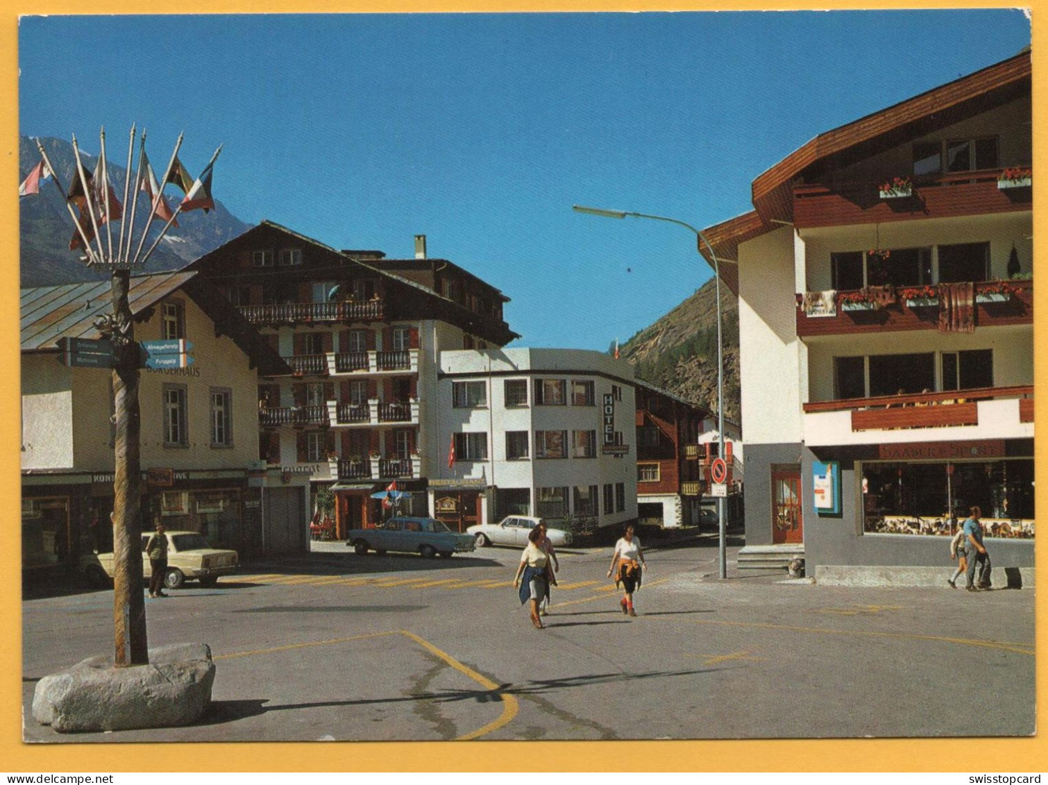 SAAS ALMAGELL Dorfplatz Auto - Saas-Almagell