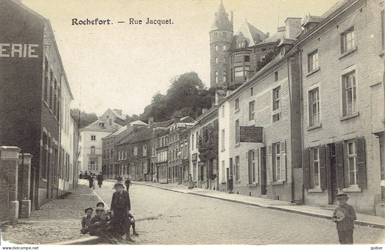 Rochefort Rue Jacquet Coller Sur Un Carton !!! - Rochefort