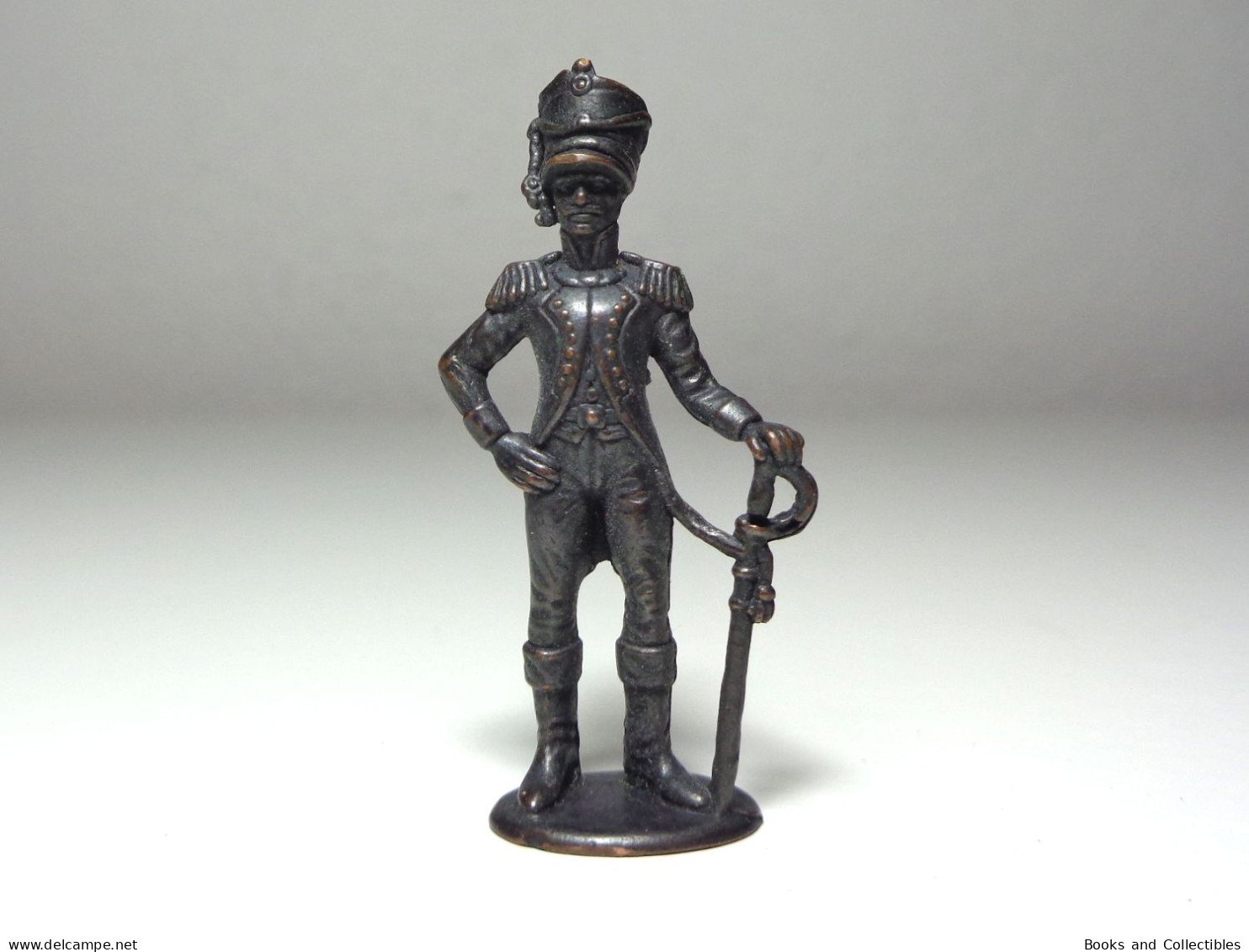 [KNR_0124] KINDER, 1977 - French Soldiers 1808-1813 > CANNONIER (40 Mm, Bronze) - Metalen Beeldjes