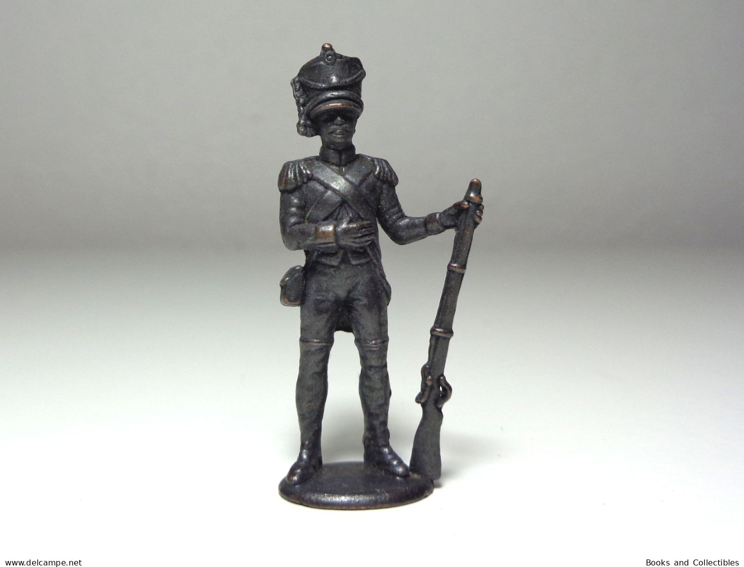 [KNR_0125] KINDER, 1977 - French Soldiers 1808-1813 > GRENADIER (40 Mm, Bronze) - Figurines En Métal