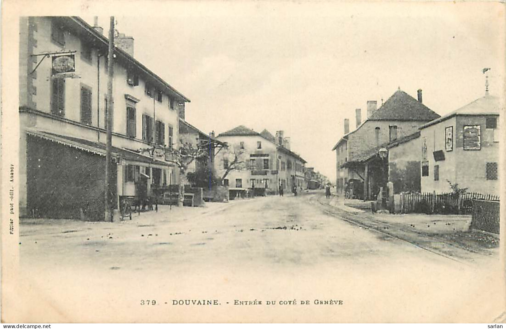 74 , DOUVAINE , Entrée Du Coté De Geneve , * 405 42 - Douvaine