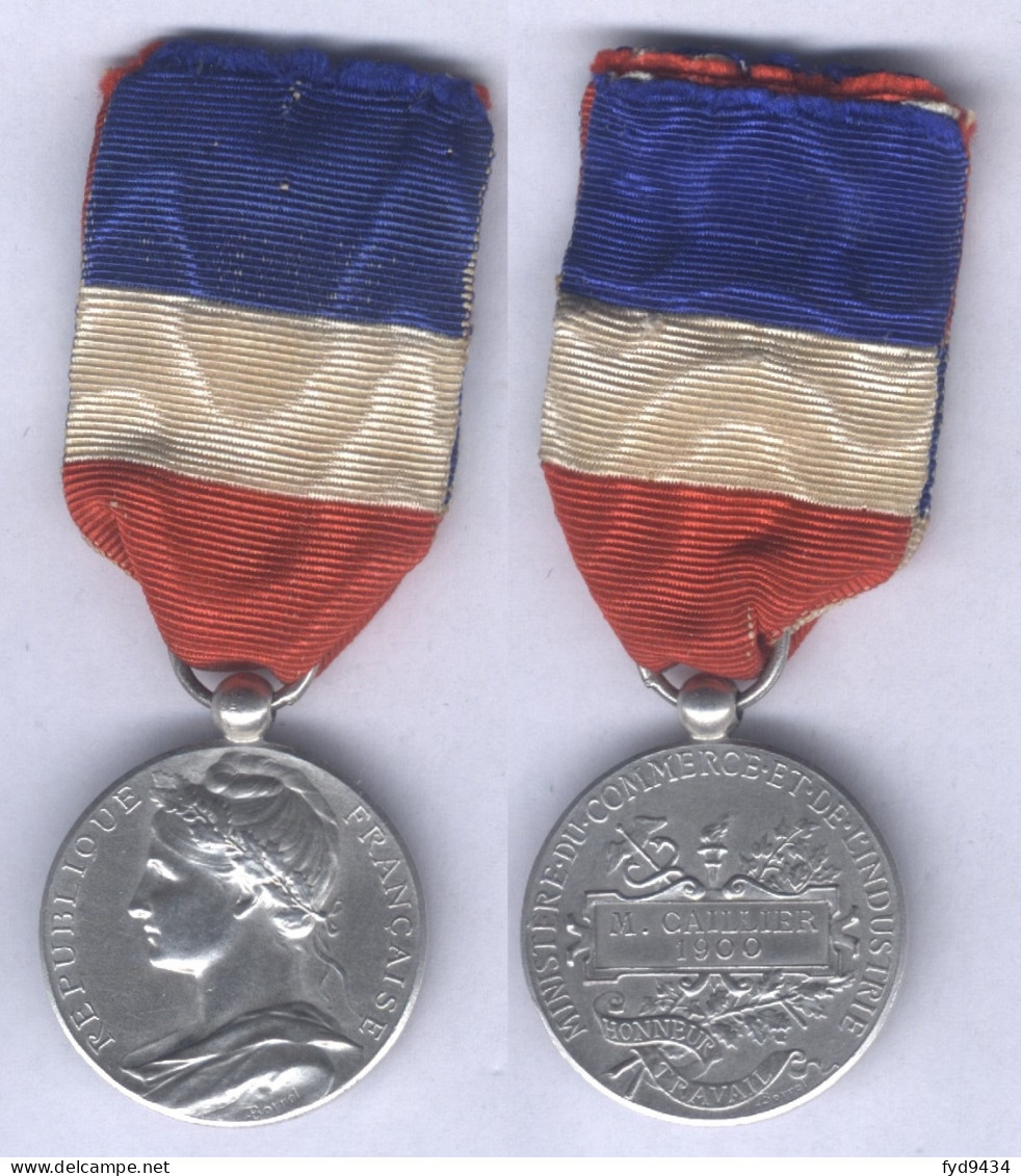 Médaille D'Honneur Du Commerce Et De L'Industrie - 20 Ans De Service - Nominative 1900 - France