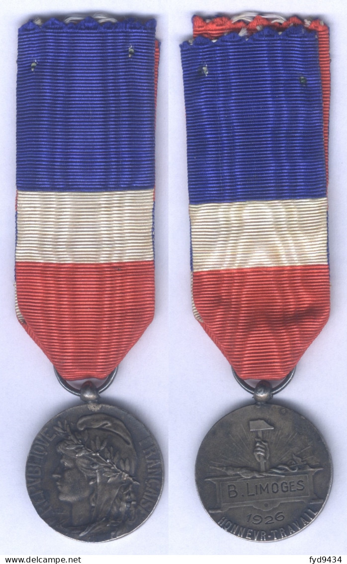 Médaille D'Honneur Du Travail - Classe Argent - Nominative 1926 - Frankrijk