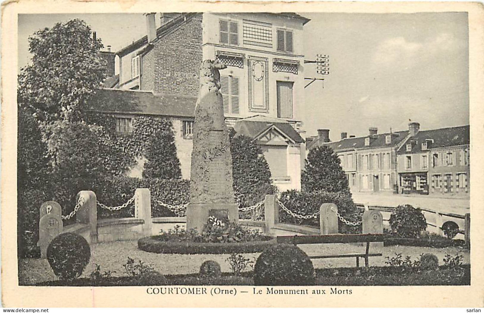 61 , COURTOMER , Le Monument Aux Morts , * 430 76 - Courtomer