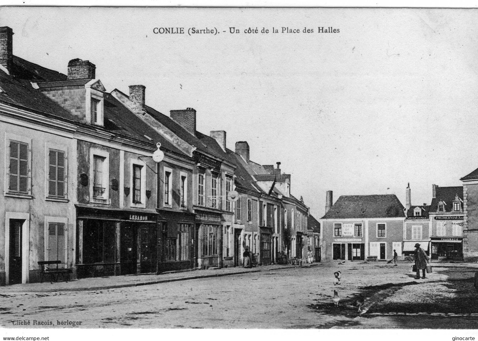 Conlie Un Coté De La Place Des Halles - Conlie