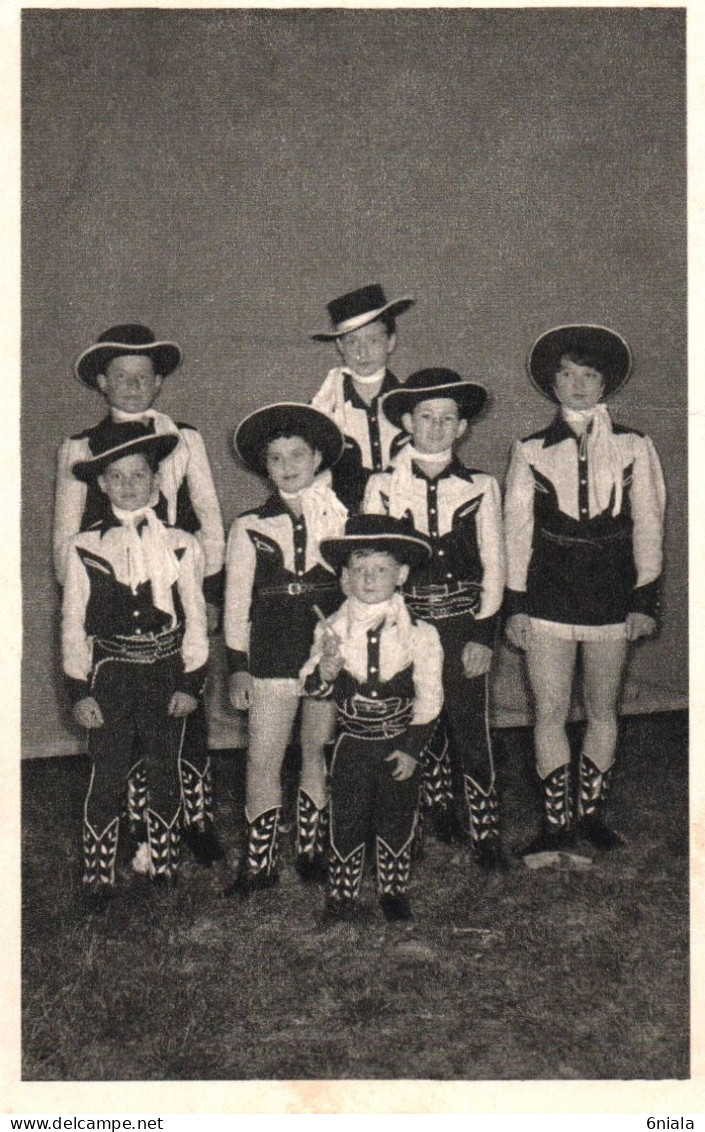 21166   Souvenir Du " CIRQUE DES JUNIORS "  ( Enfants Cow Boys )  ( 2 Scans) - Circus