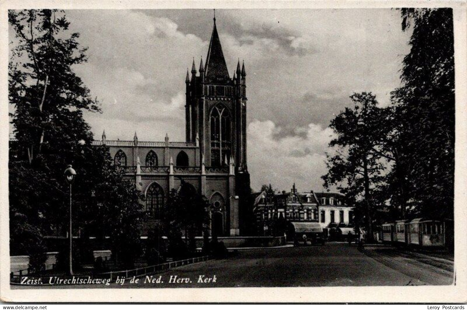 Utrechtscheweg Bij De Ned. Herv. Kerk, Tram, Zeist 1943 (UT) - Zeist