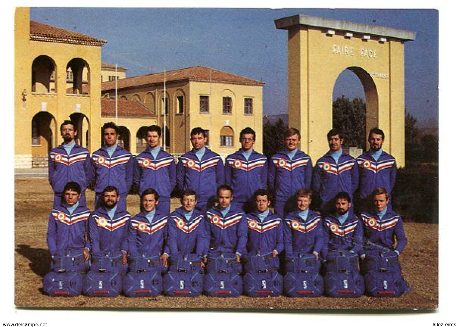 CPm  Parachutisme : Equipe Phenix 1979    A   VOIR  !!!! - Parachutisme