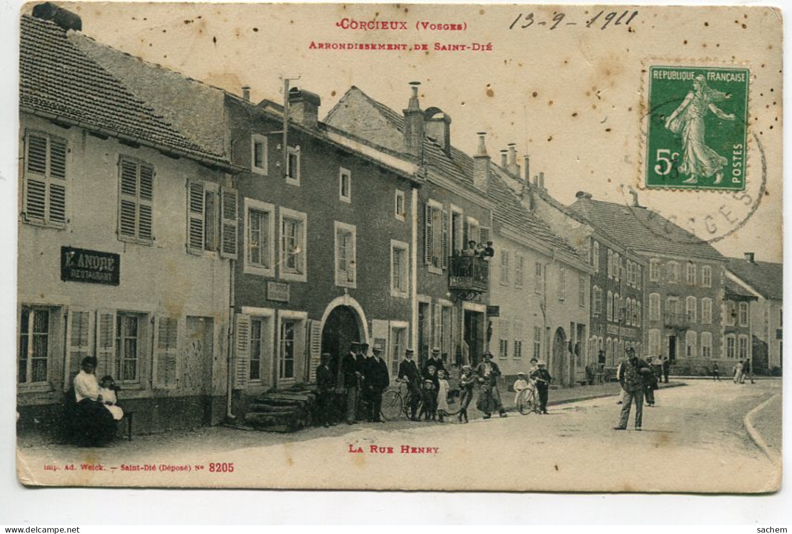 88 CORCIEUX La Rue Henry Villageois " André Restaurant " Tas De Bois  Anim 1911  Timb  Edit Weik No 8205  D03 2023 - Corcieux