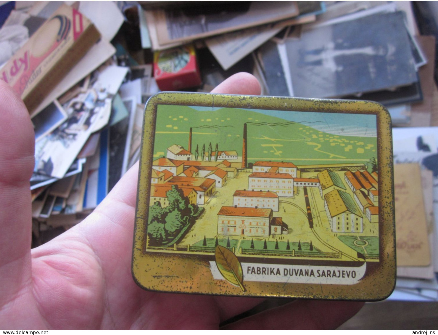 Old Tin Box Fabrika Duvana Sarajevo With Tobacco - Empty Tobacco Boxes