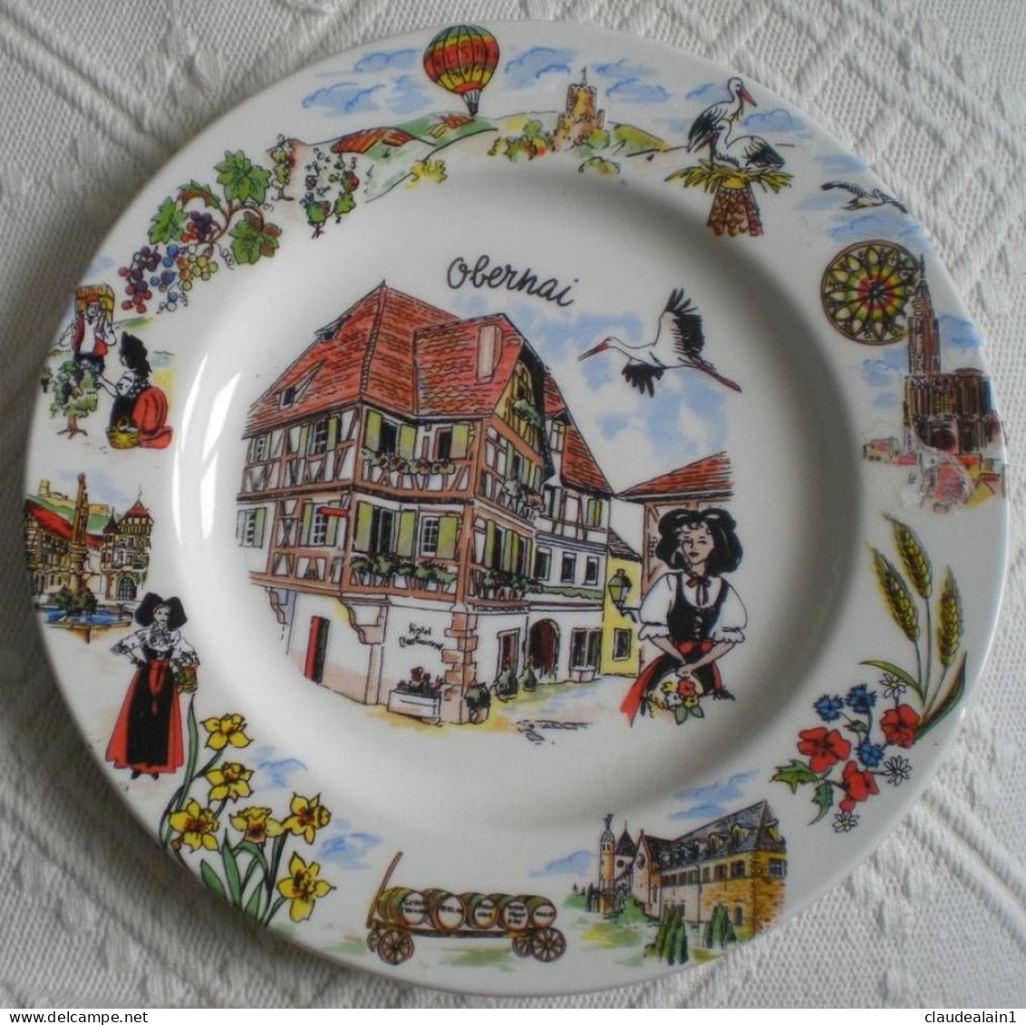 Assiette En Céramique_Alsace - Obernai_Diamètre 24 Cm - Est (FRA)