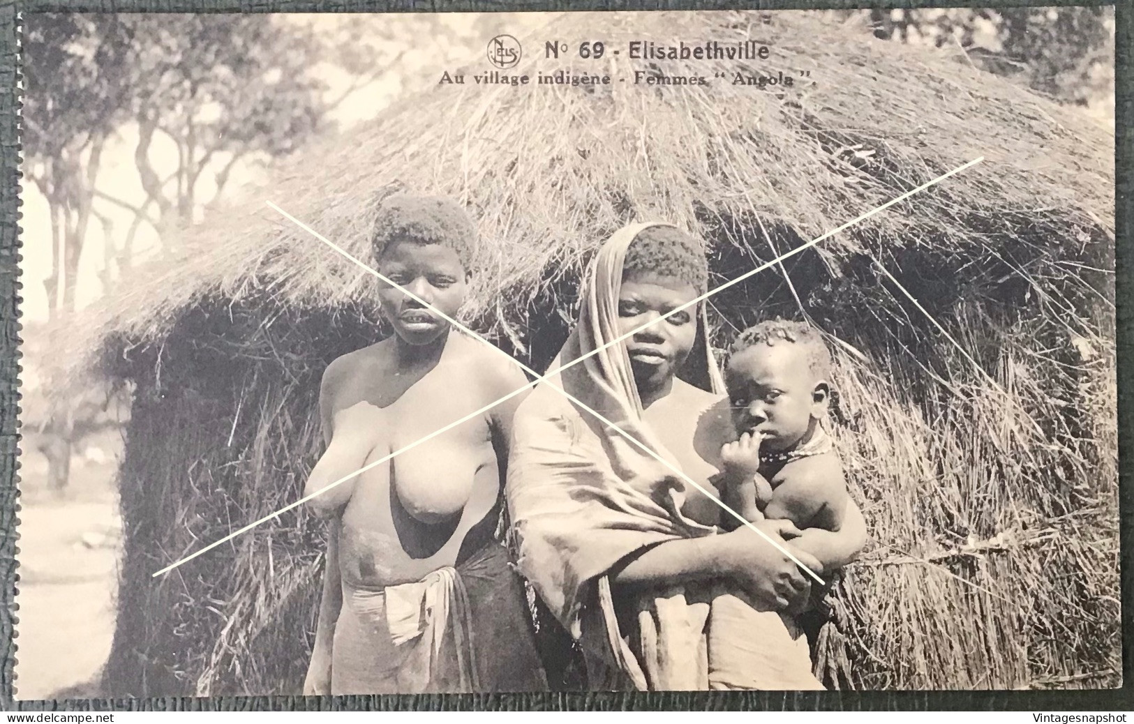 ELISABETHVILLE CONGO BELGE BELGISCH KONGO Au Village Indigène Femmes « Angola » CP PK édit. Librairie Belge, R. Lcuis - Congo Belge