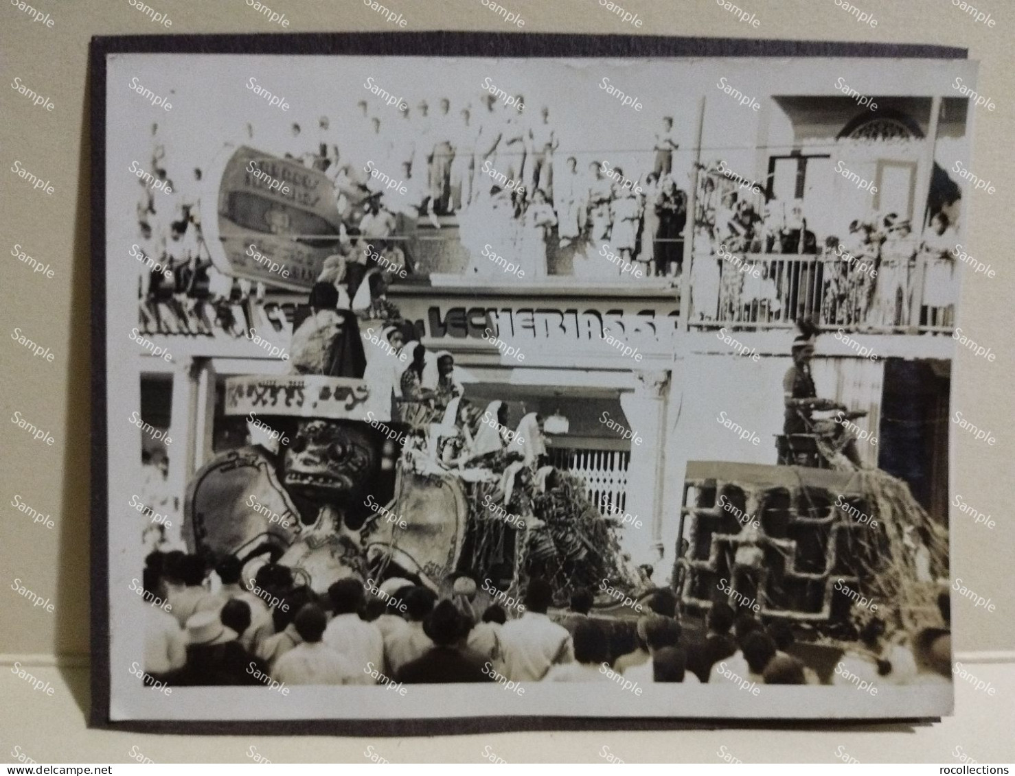 Photo To Identify. Fiesta -  Festival Or Carnival. Spanish Language Store. Latin America Or Spain ?  107x80 Mm. - América