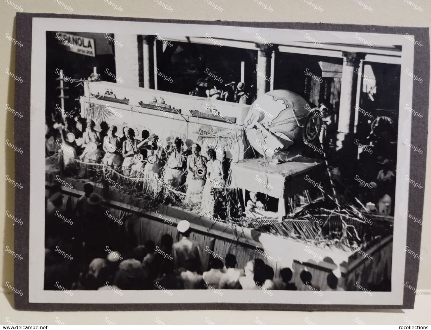 Photo To Identify. Fiesta -  Festival Or Carnival. Spanish Language Store. Latin America Or Spain ?  107x80 Mm. - América